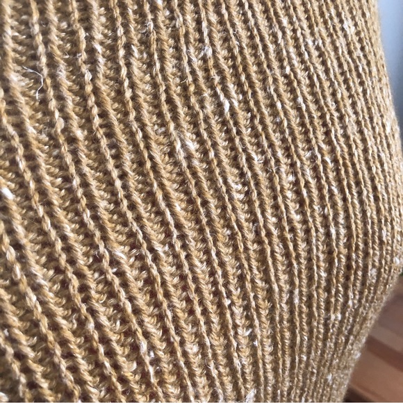 Hand Knit Cropped Sweater - Picture 11 of 12